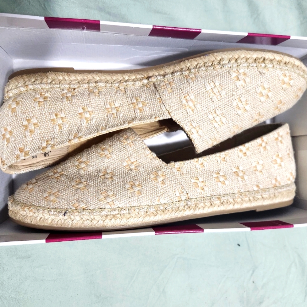 Circus by Sam Edelman comfortable canvas shoes